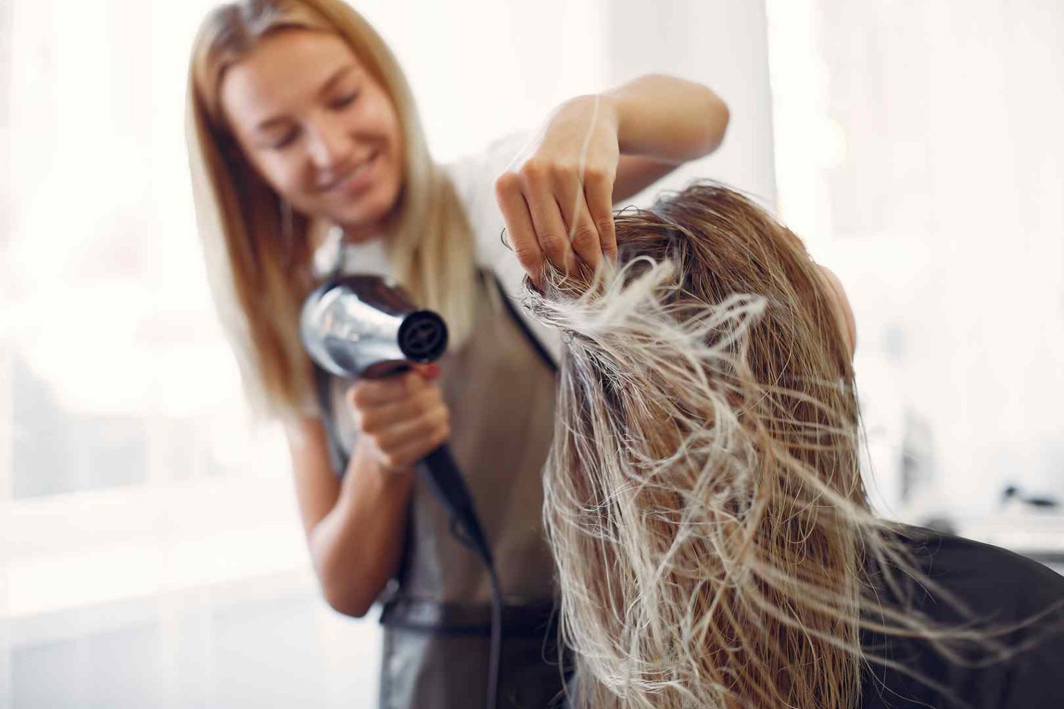 how hair dryer makes flow